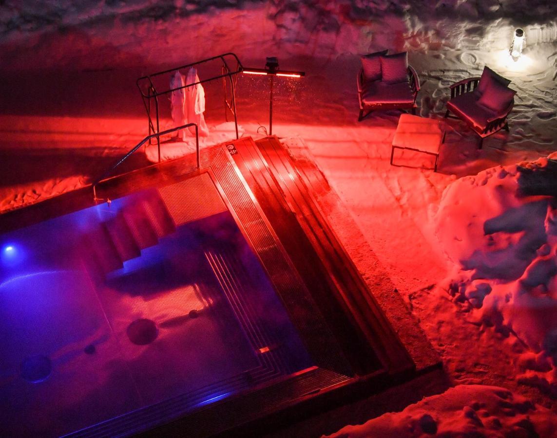 Gudauri Lodge Exterior foto The dam at night