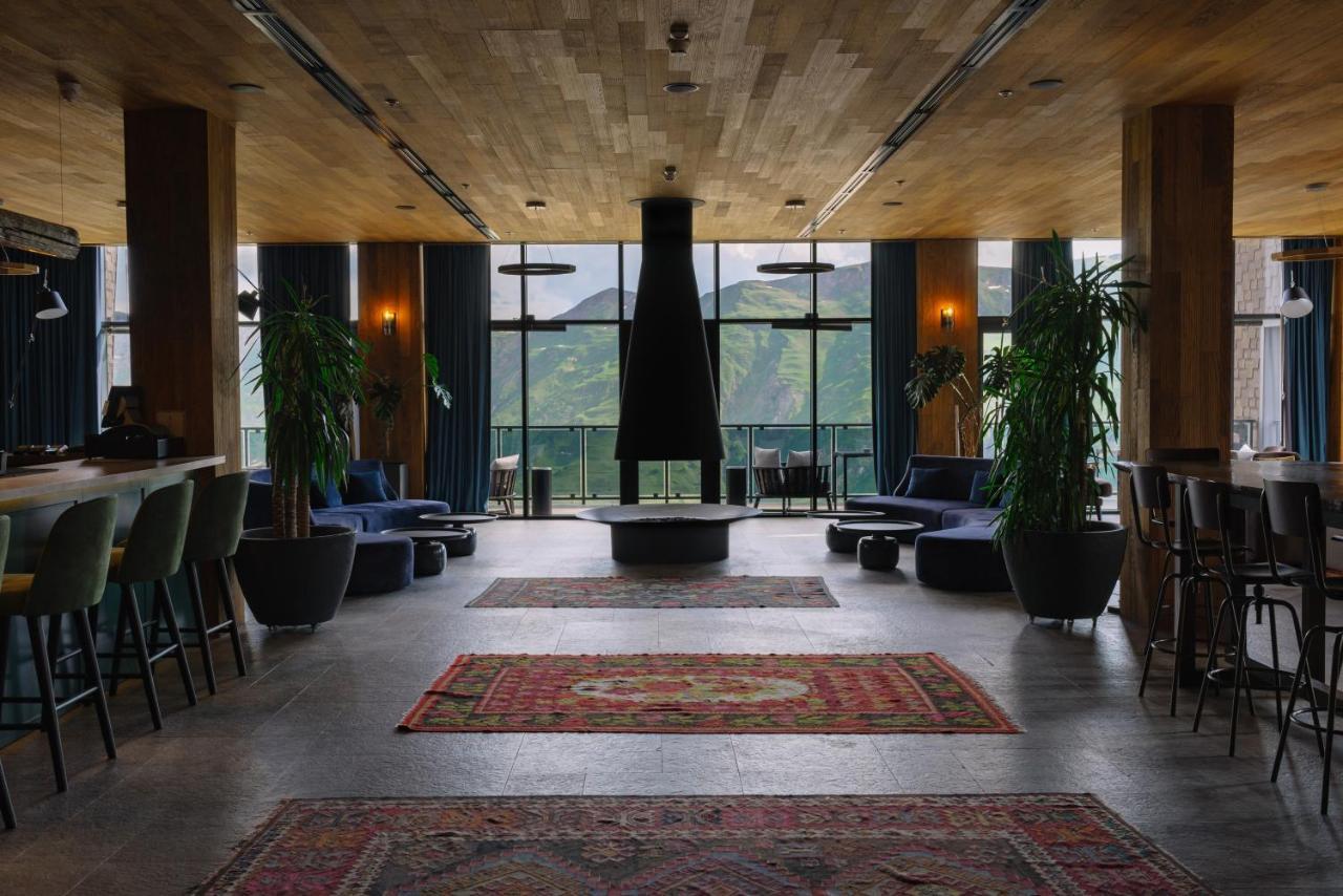 Gudauri Lodge Exterior foto The lobby at the Hotel Zags