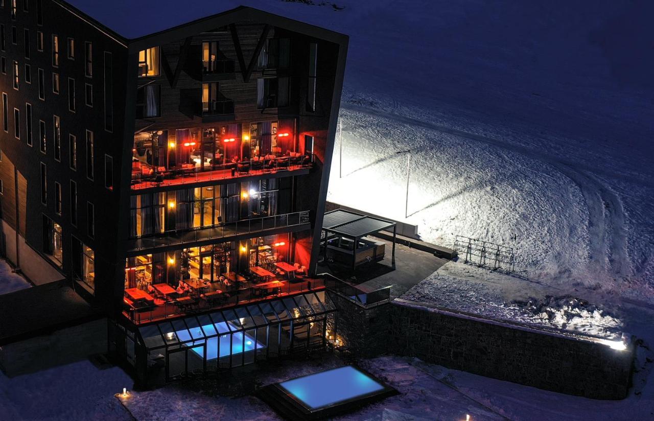 Gudauri Lodge Exterior foto The 7132 Summit